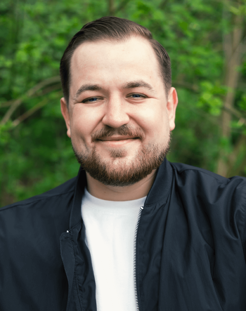 Dmitrij Headshot