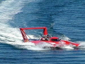'Speed boat (1)' by Jon Sullivan - Licensed under Public domain via Wikimedia Commons