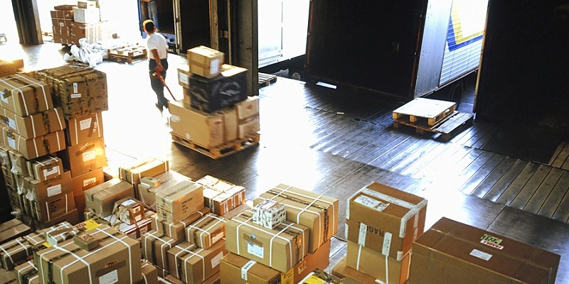 deliverywarehouse_198961-1